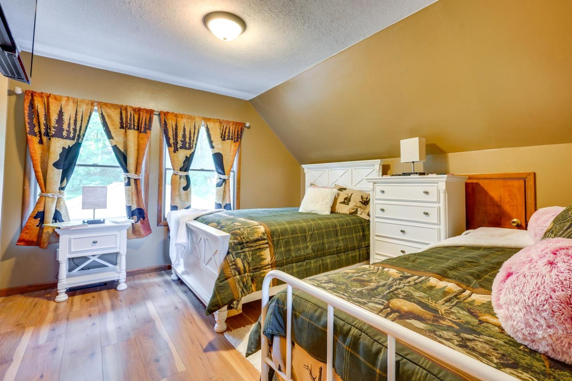 Howard Cabin Rental About 3 Mi To Apple Valley Lake! Mount Vernon Exterior photo